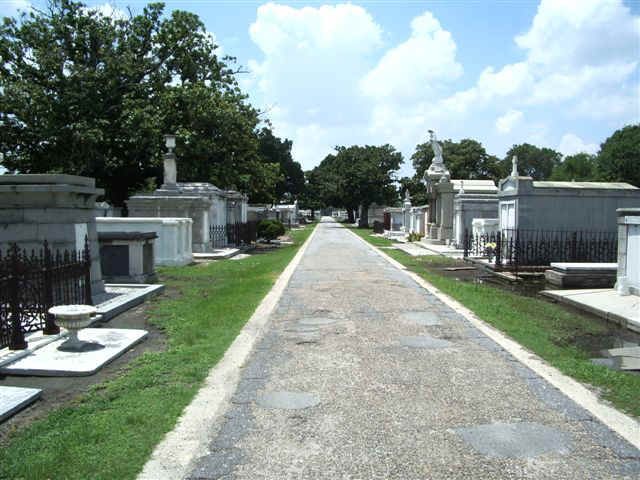 050709033 MSY Cemetary.JPG (85086 bytes)