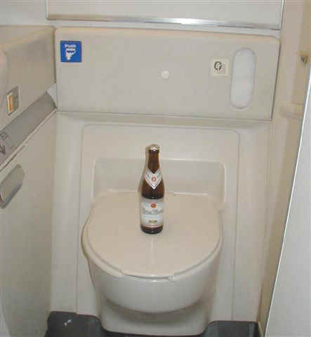 02a01001a FRA Bier Toilet.jpg (24846 bytes)