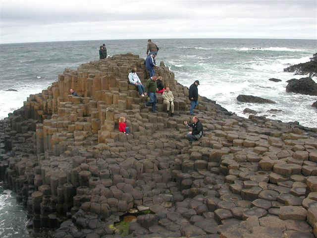 070410 (36) DUB Giants Causeway BJ.JPG (66324 bytes)