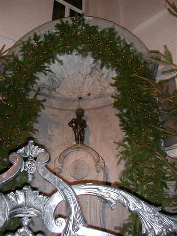 071229 (77) BRU Mannekin Pis.JPG (47056 bytes)